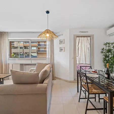 Admiral Plaza, 1 En Centre Ville, Parking & Acces *