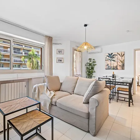 Admiral Plaza, 1 En Centre Ville, Parking & Acces