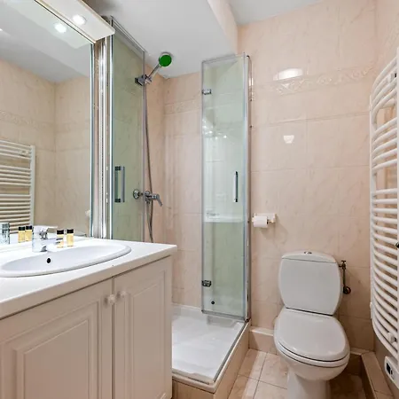 Appartement Admiral Plaza, 1 En Centre Ville, Parking & Acces