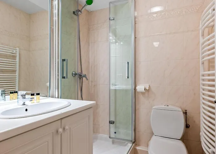 Apartment Admiral Plaza, 1 En Centre Ville, Parking & Acces