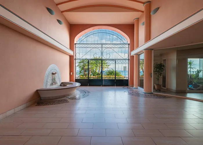 Admiral Plaza, 1 En Centre Ville, Parking & Acces * Menton